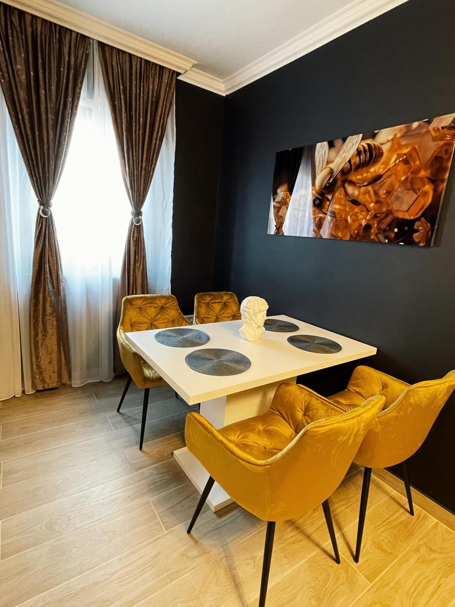 Rv Premium Apartments Arad Eksteriør bilde